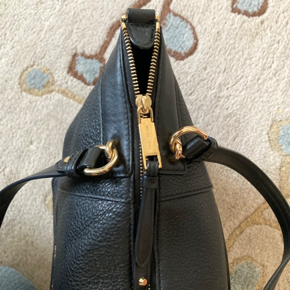 Michael Kors Black Purse - Picture 4 of 14